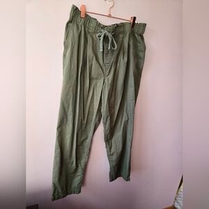 LOFT Women's Olive Green Cropped Pants